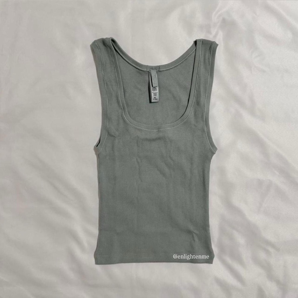 Skims Cotton Rib Tank in Vapor